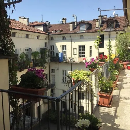 Apartment Tourinturin In Centro Turin